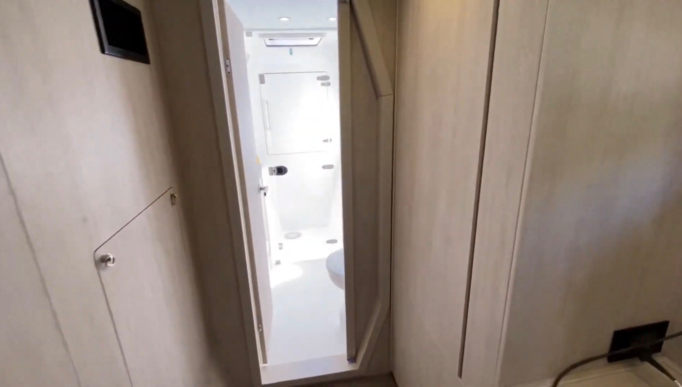 Boat image 13