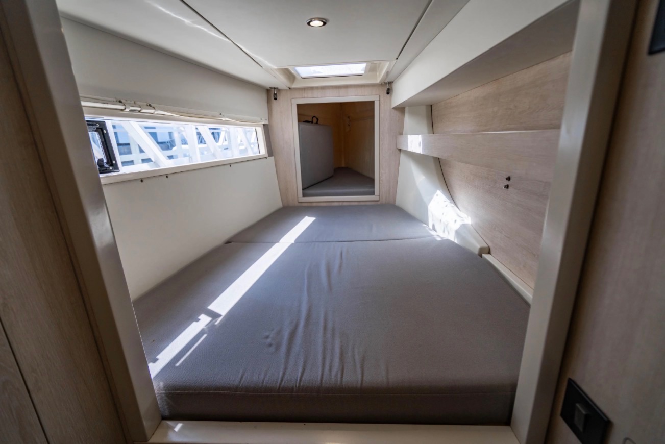 Boat image 12