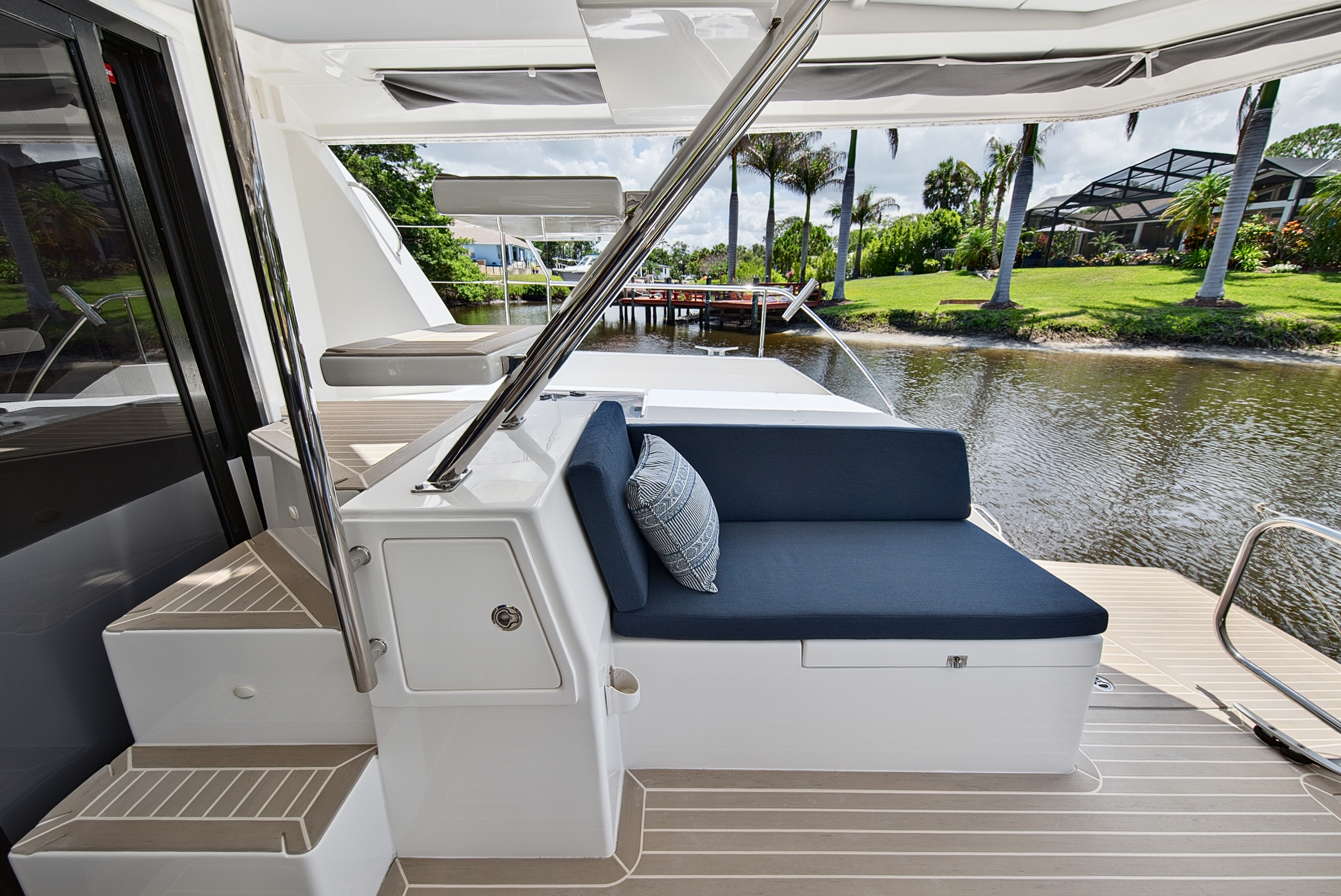 Boat image 12