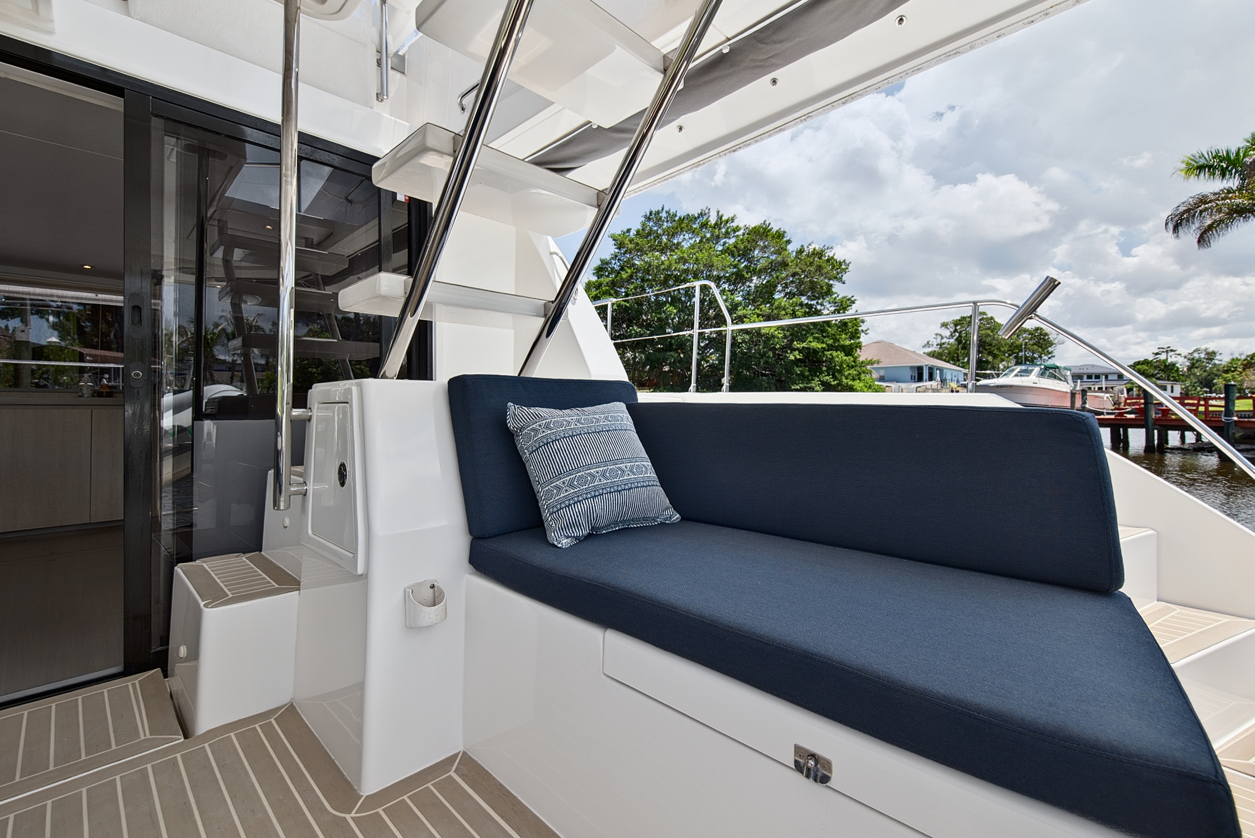 Boat image 13