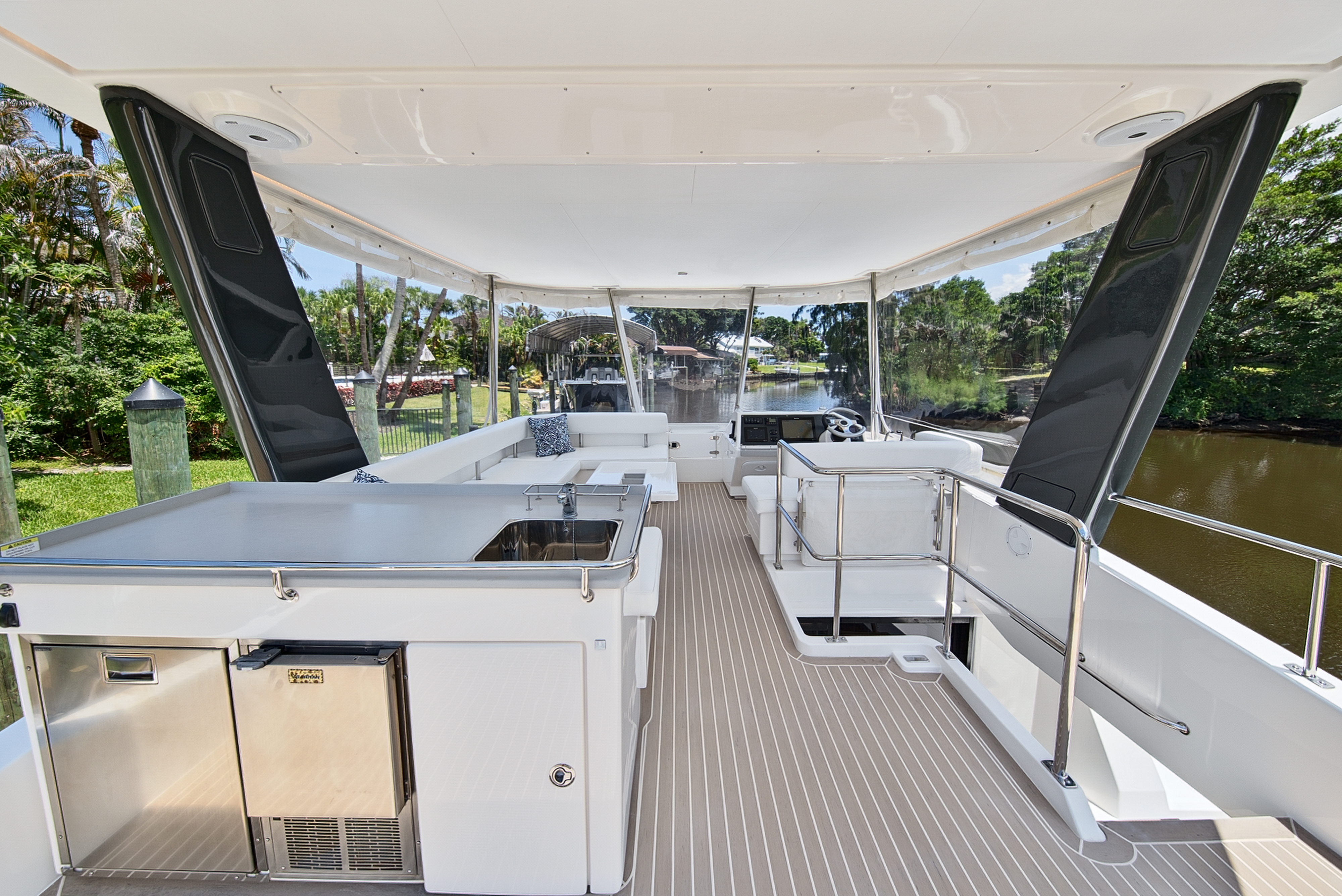 Boat image 19